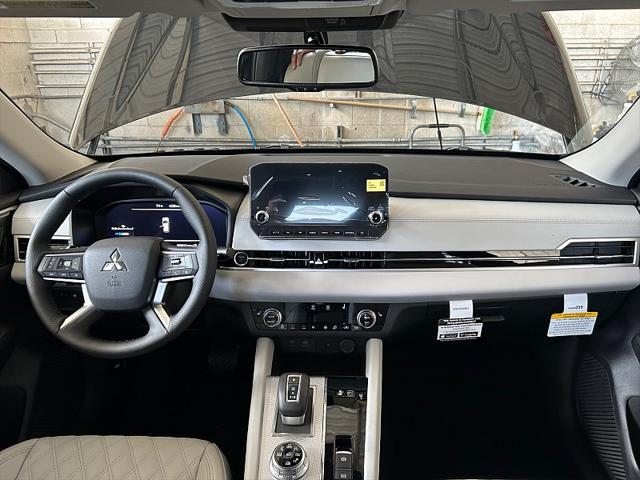 Photo of 2025 Labrador Black Pearl Mitsubishi Outlander PHEV