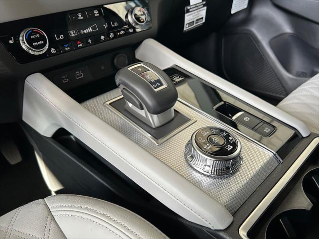 Photo of 2025 Labrador Black Pearl Mitsubishi Outlander PHEV