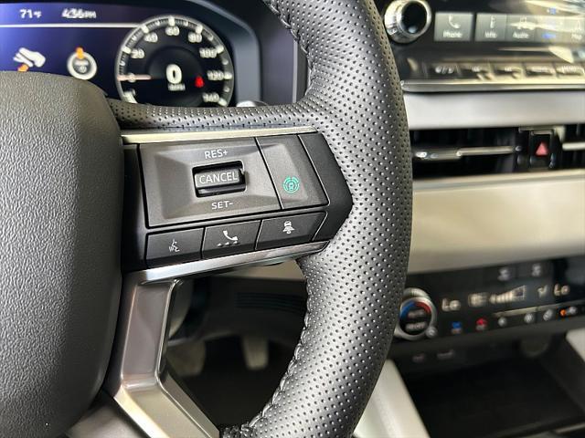 Photo of 2025 Labrador Black Pearl Mitsubishi Outlander PHEV
