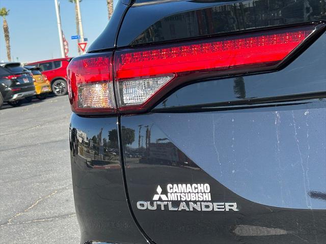 Photo of 2025 Labrador Black Pearl Mitsubishi Outlander PHEV