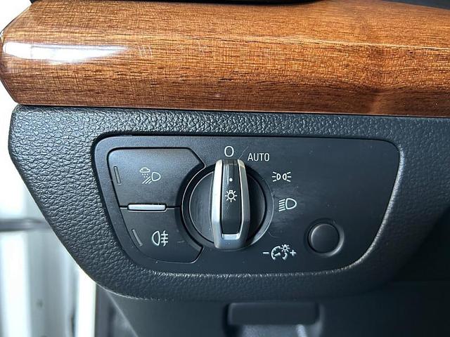 Photo of 2022 Mythos Black Metallic Audi Q5