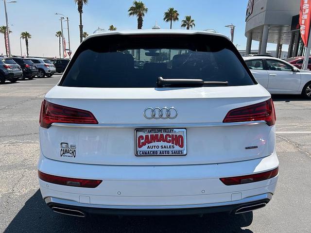 Photo of 2022 Mythos Black Metallic Audi Q5
