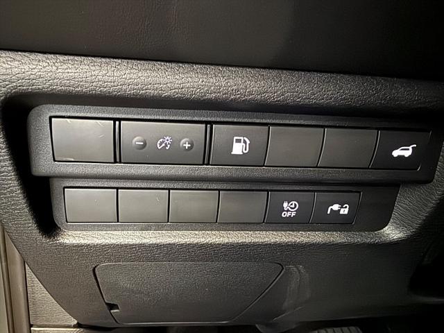 Photo of 2025 Alloy Silver Metallic Mitsubishi Outlander PHEV