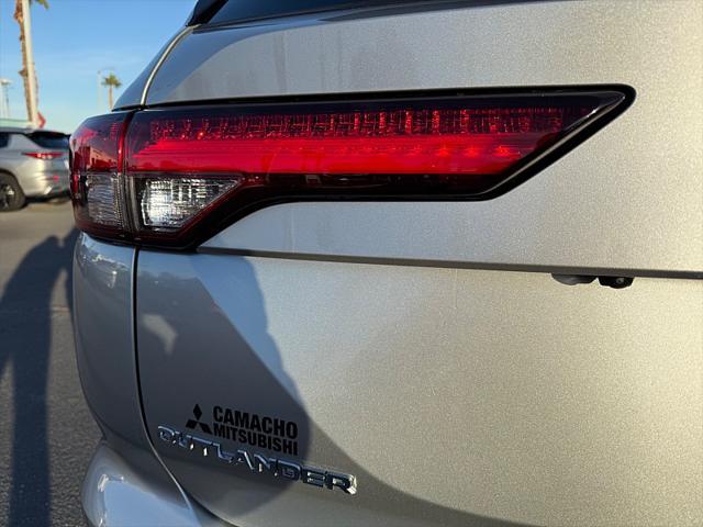 Photo of 2025 Alloy Silver Metallic Mitsubishi Outlander PHEV