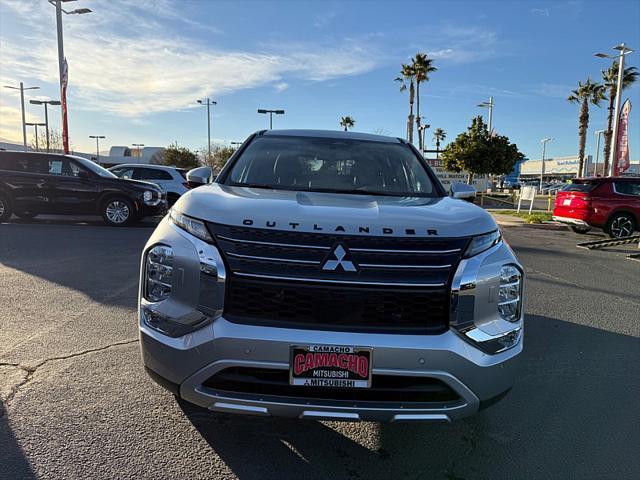 Photo of 2025 Alloy Silver Metallic Mitsubishi Outlander PHEV