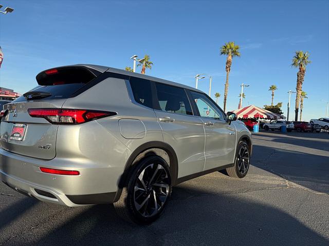 Photo of 2025 Alloy Silver Metallic Mitsubishi Outlander PHEV