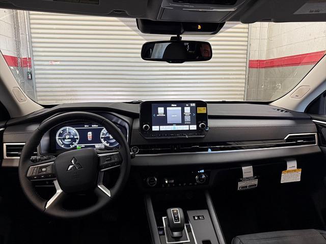 Photo of 2025 Alloy Silver Metallic Mitsubishi Outlander PHEV