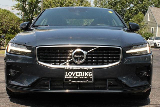 Photo of 2020 Blue Volvo S60