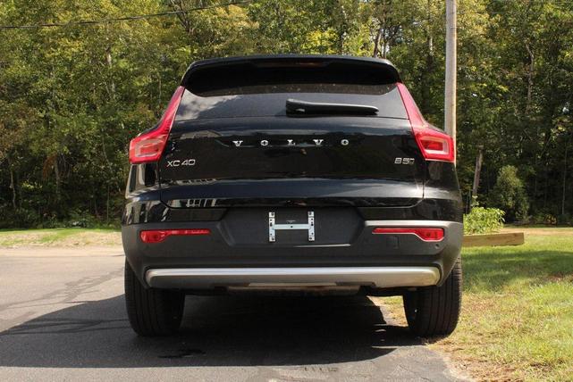 Photo of 2025 Onyx Black Volvo XC40