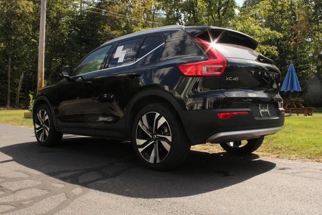 Photo of 2025 Onyx Black Volvo XC40