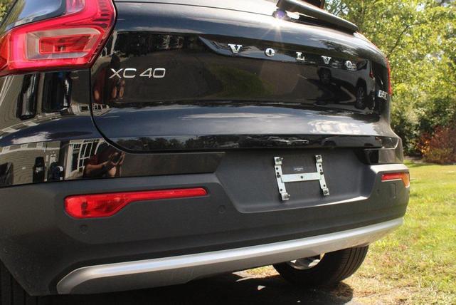 Photo of 2025 Onyx Black Volvo XC40