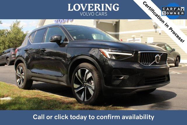 Photo of 2025 Onyx Black Volvo XC40