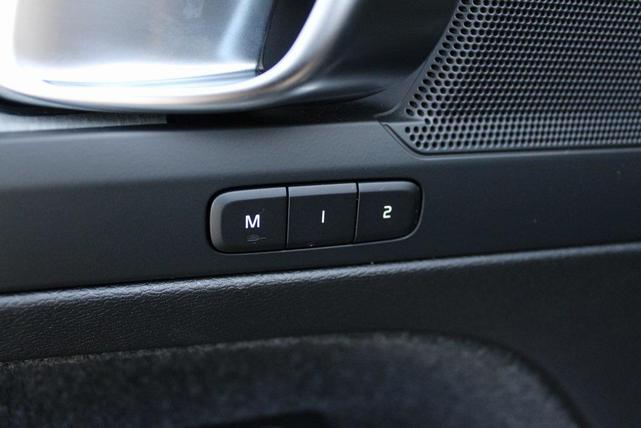 Photo of 2026 Onyx Black Volvo XC40