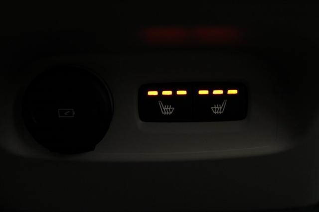 Photo of 2025 White Crystal Volvo XC40