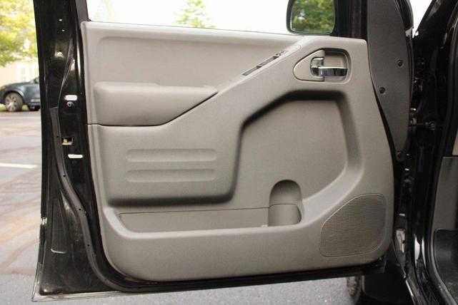 Photo of 2020 Magnetic Black Pearl Nissan Frontier