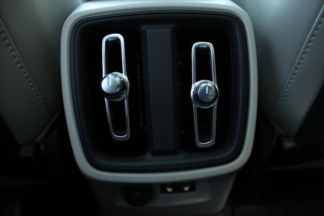 Photo of 2026 Blue Volvo XC40