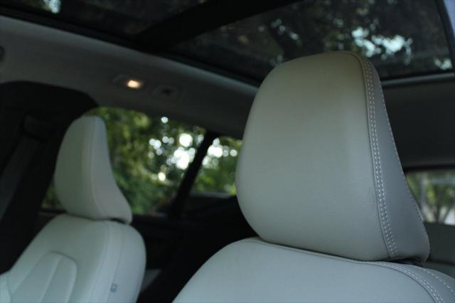 Photo of 2026 Blue Volvo XC40