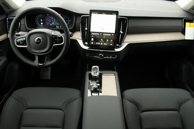 Photo of 2025 White Crystal Volvo XC90 Plug-In Hybrid