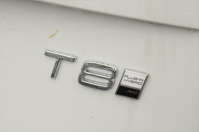 Photo of 2025 White Crystal Volvo XC90 Plug-In Hybrid