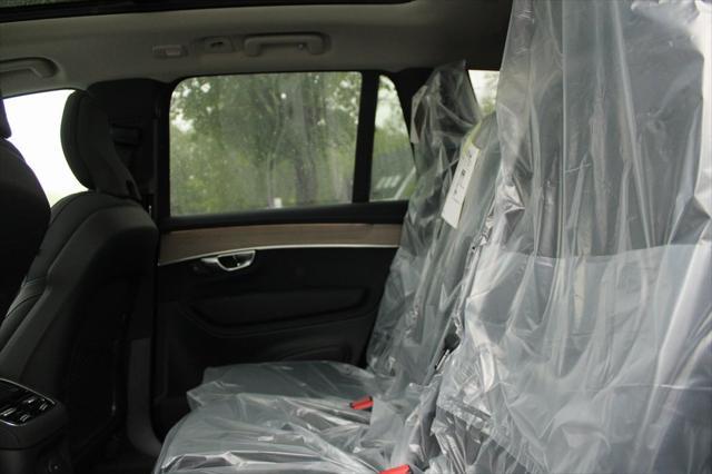 Photo of 2025 White Crystal Volvo XC90 Plug-In Hybrid