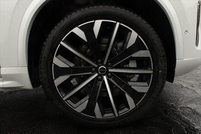 Photo of 2025 White Crystal Volvo XC90 Plug-In Hybrid