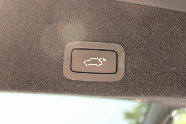 Photo of 2017 White Volvo XC60