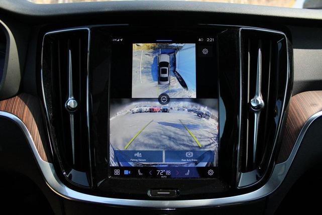 Photo of 2024 Onyx Black Metallic Volvo S60 Recharge Plug-In Hybrid