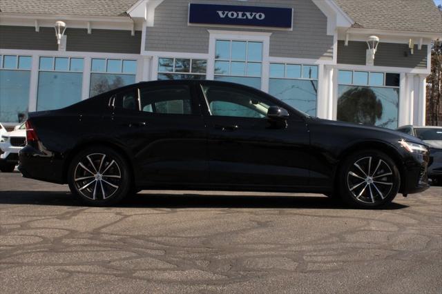 Photo of 2024 Onyx Black Metallic Volvo S60 Recharge Plug-In Hybrid