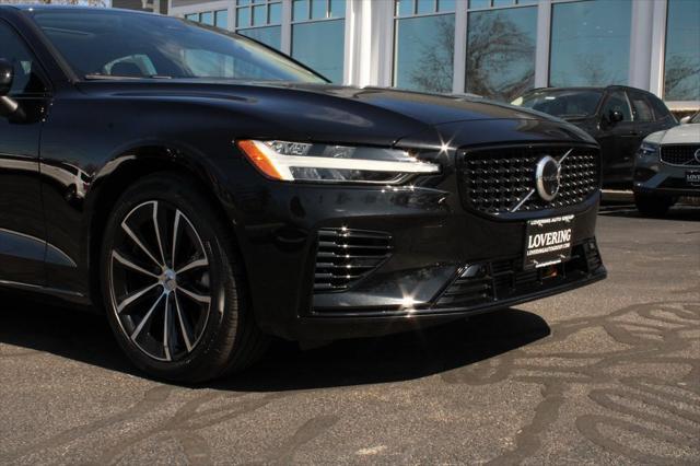 Photo of 2024 Onyx Black Metallic Volvo S60 Recharge Plug-In Hybrid