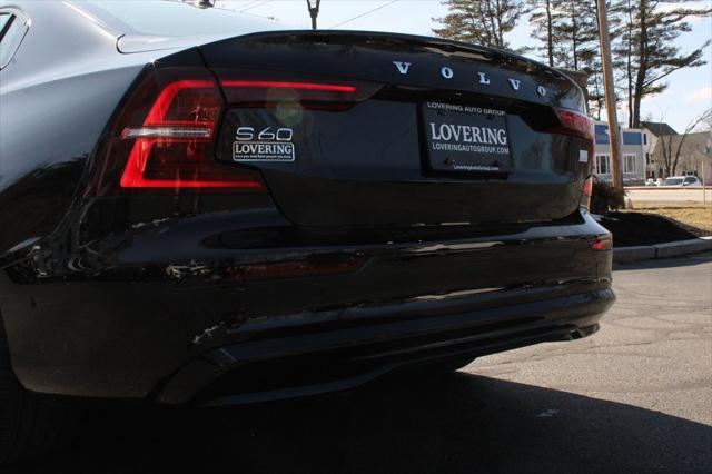 Photo of 2024 Onyx Black Metallic Volvo S60 Recharge Plug-In Hybrid