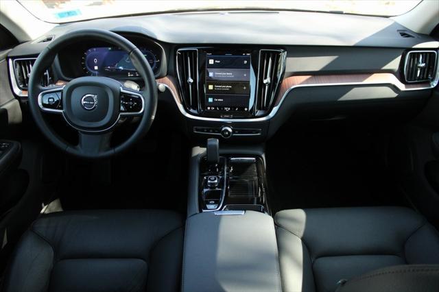 Photo of 2024 Onyx Black Metallic Volvo S60 Recharge Plug-In Hybrid