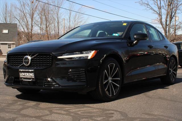 Photo of 2024 Onyx Black Metallic Volvo S60 Recharge Plug-In Hybrid