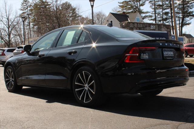 Photo of 2024 Onyx Black Metallic Volvo S60 Recharge Plug-In Hybrid
