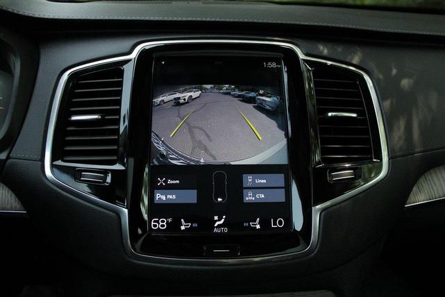 Photo of 2022 Silver Birch Volvo XC90