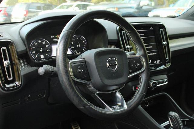 Photo of 2019 Osmium Grey Metallic Volvo XC40