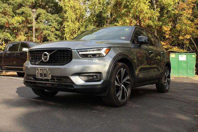 Photo of 2019 Osmium Grey Metallic Volvo XC40