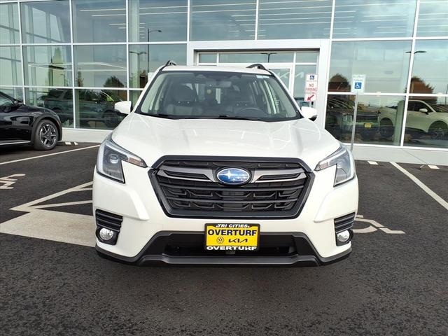 Photo of 2022 Crystal White Pearl Subaru Forester