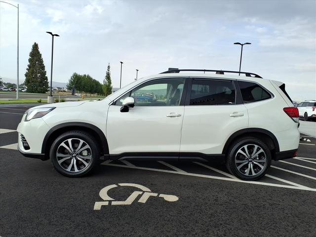 Photo of 2022 Crystal White Pearl Subaru Forester
