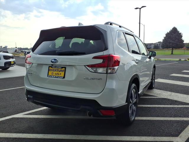 Photo of 2022 Crystal White Pearl Subaru Forester