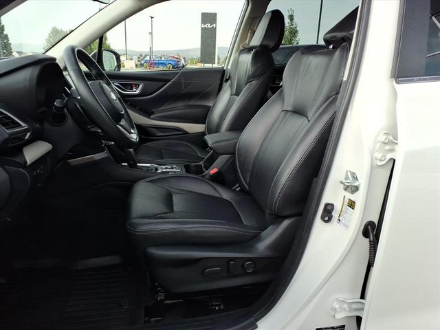Photo of 2022 Crystal White Pearl Subaru Forester