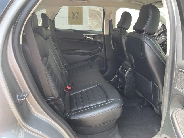 Photo of 2022 Silver Metallic Ford Edge