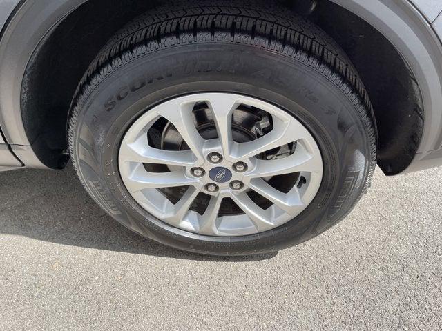 Photo of 2021 Carbonized Gray Metallic Ford Escape
