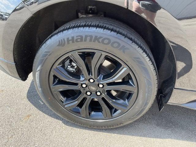 Photo of 2023 Agate Black Metallic Ford Edge