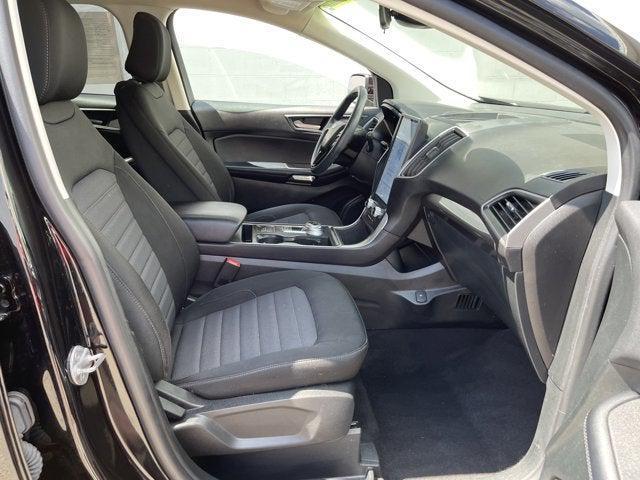 Photo of 2023 Agate Black Metallic Ford Edge