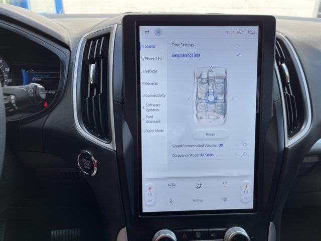 Photo of 2023 Agate Black Metallic Ford Edge