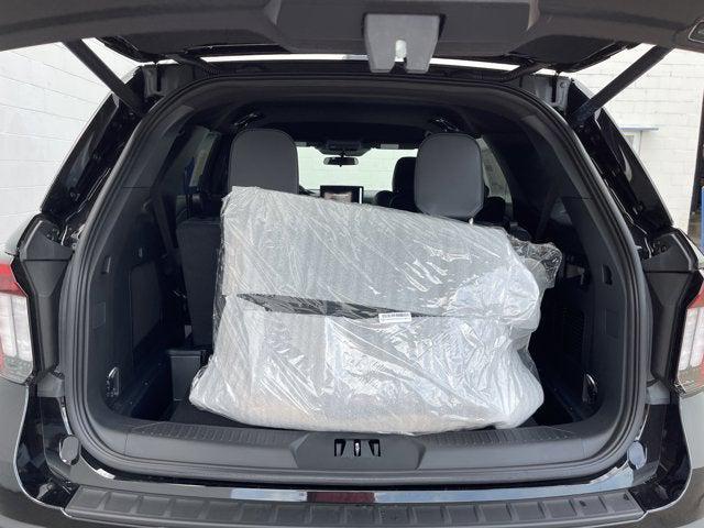 Photo of 2025 Agate Black Metallic Ford Explorer