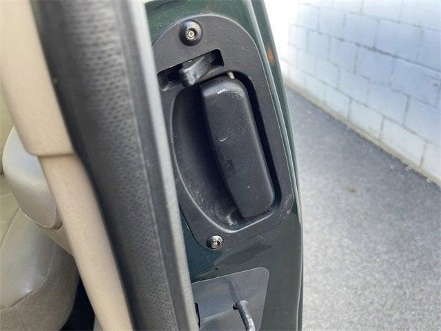 Photo of 2001 Dark Highland Green Clearcoat Metallic Ford F-150
