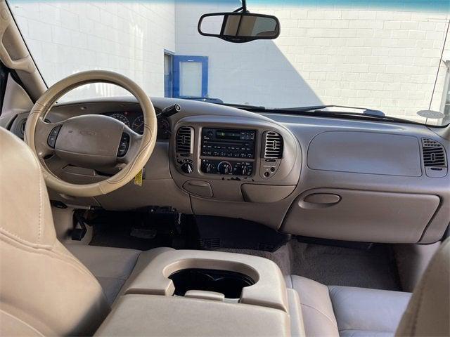 Photo of 2001 Dark Highland Green Clearcoat Metallic Ford F-150