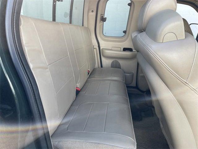 Photo of 2001 Dark Highland Green Clearcoat Metallic Ford F-150
