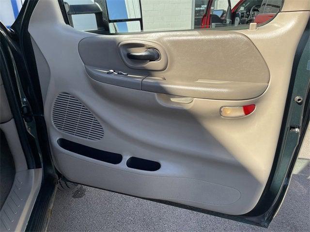 Photo of 2001 Dark Highland Green Clearcoat Metallic Ford F-150